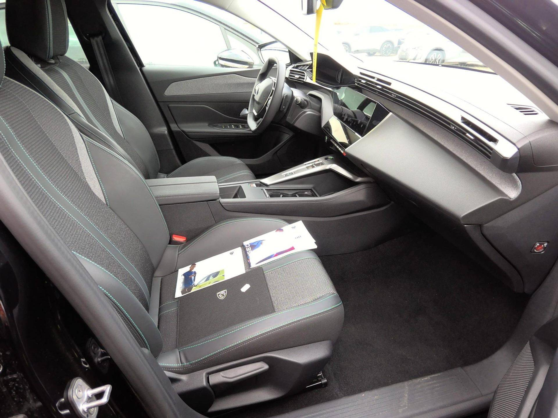 PEUGEOT 408 ALLURE Hybrid 145 CV e-DCS6