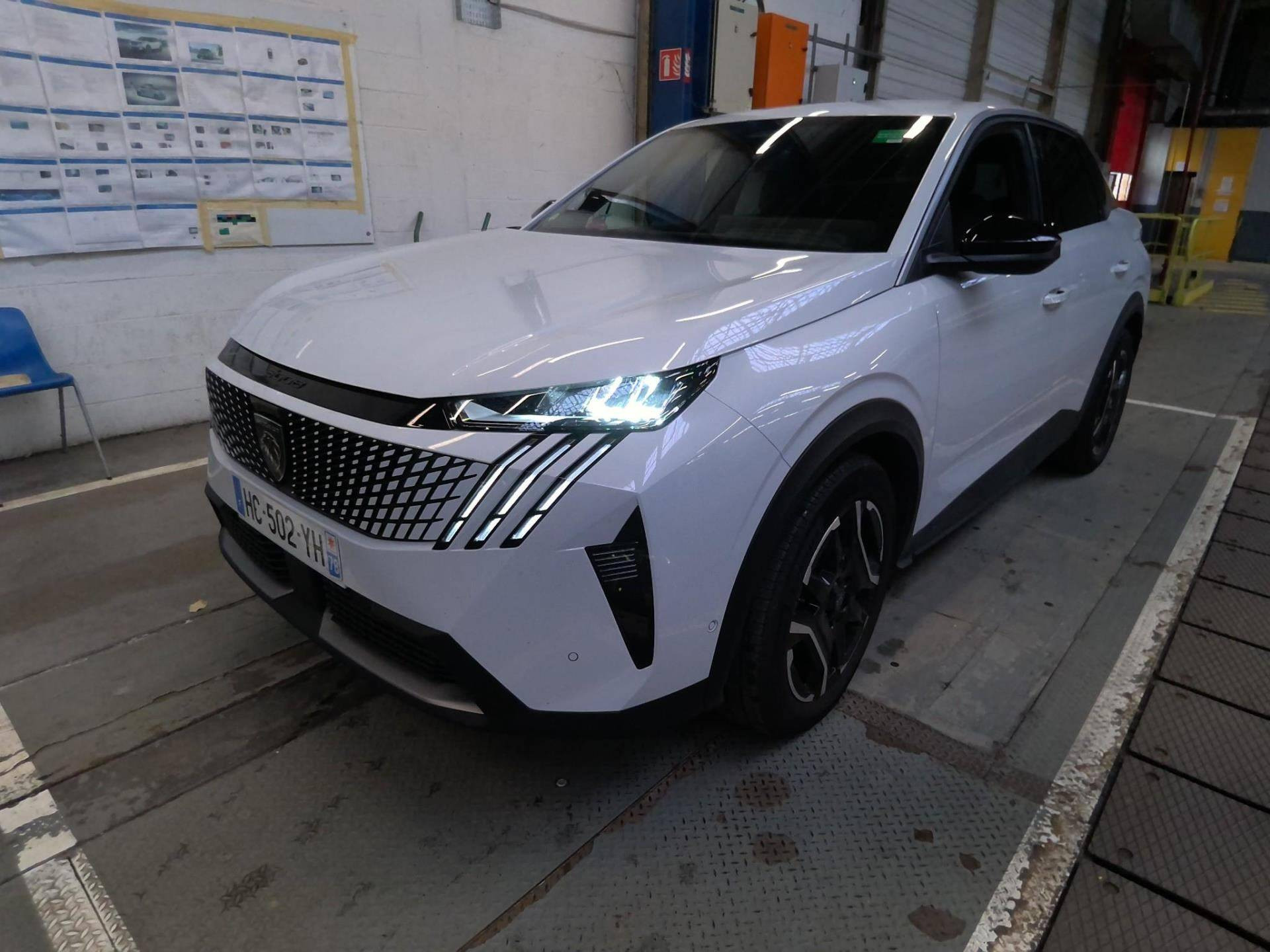 PEUGEOT 3008 210 ch 73 kWh Allure