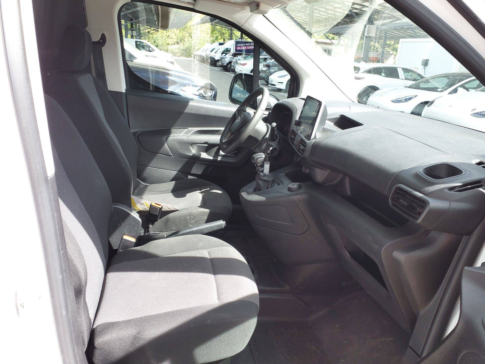 OPEL COMBO CARGO TAILLE M 950 KG BLUEHDI 100 CV BVM6