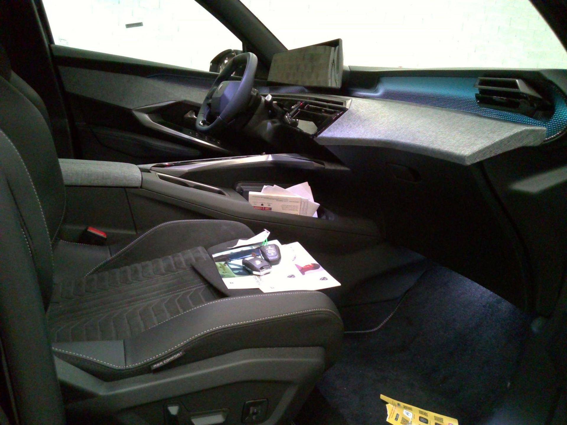PEUGEOT 5008 GT Hybrid 145 CV e-DCS6 
