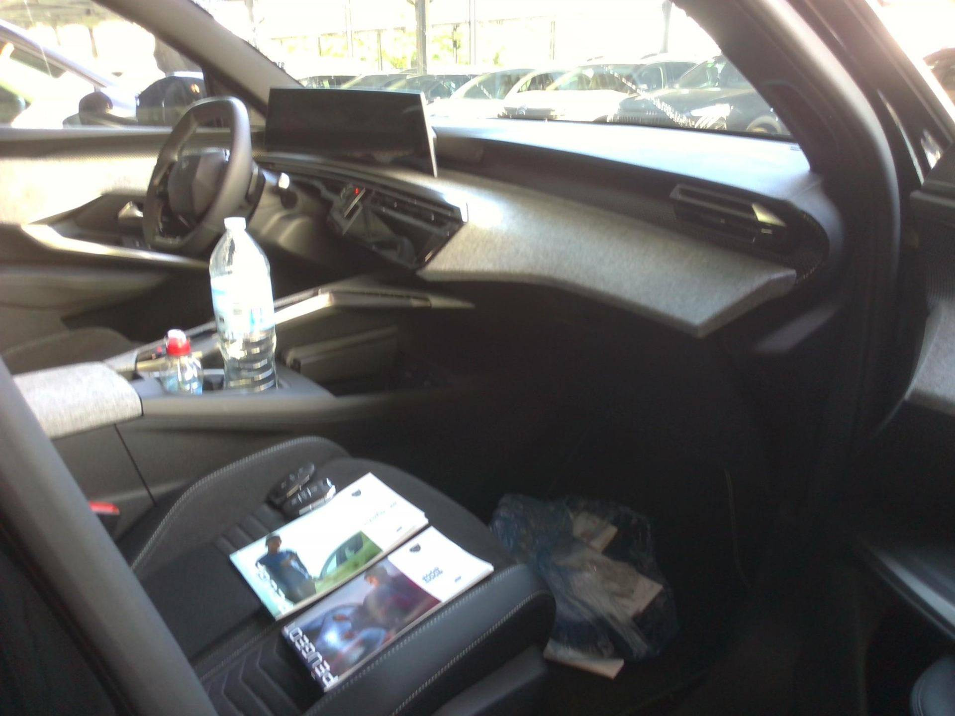 PEUGEOT 5008 GT Hybrid 145 CV e-DCS6 