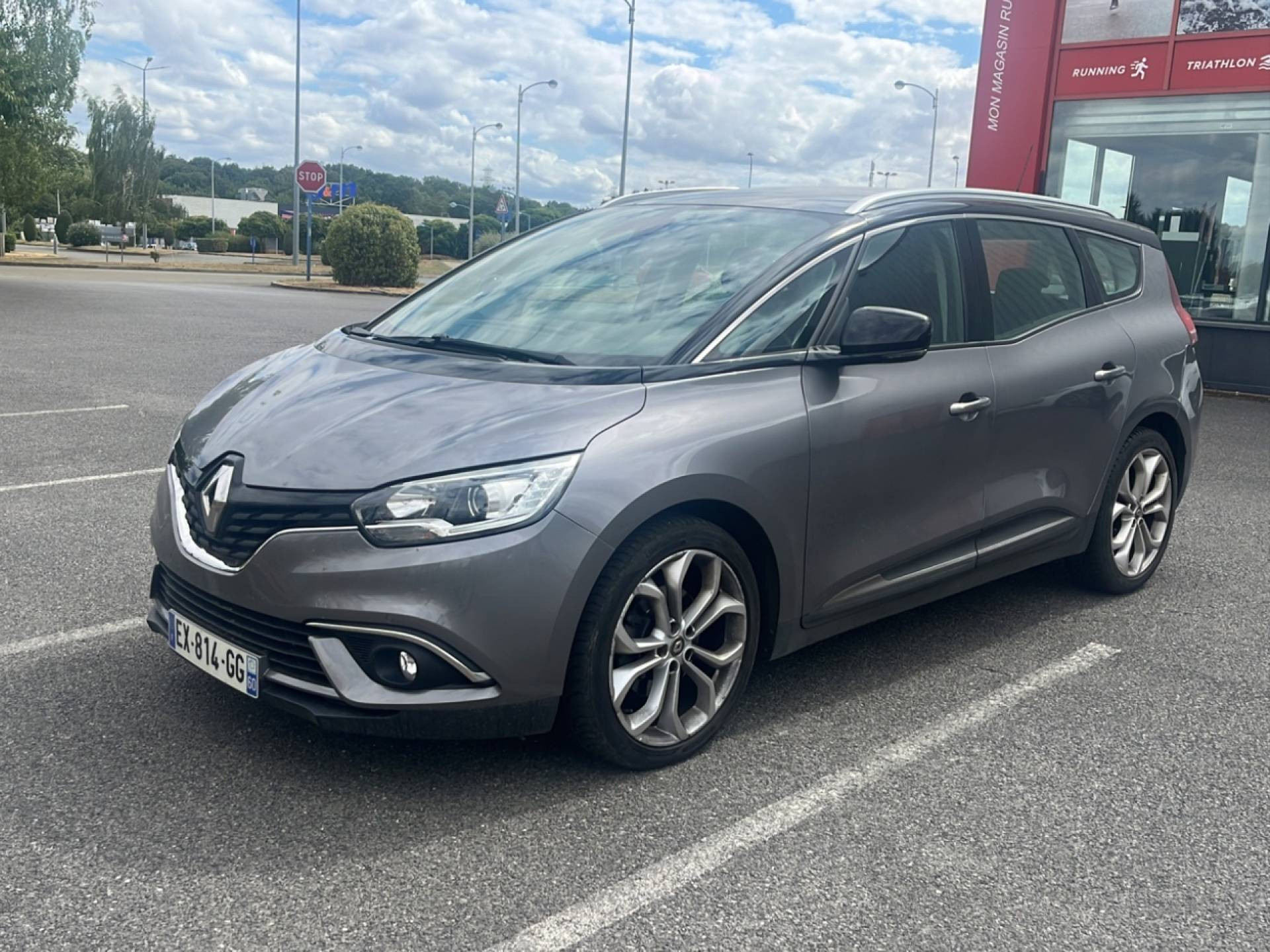RENAULT GRAND SCENIC IV GRAND SCENIC IV BUSINESS DCI 130 CV 7 PLACES