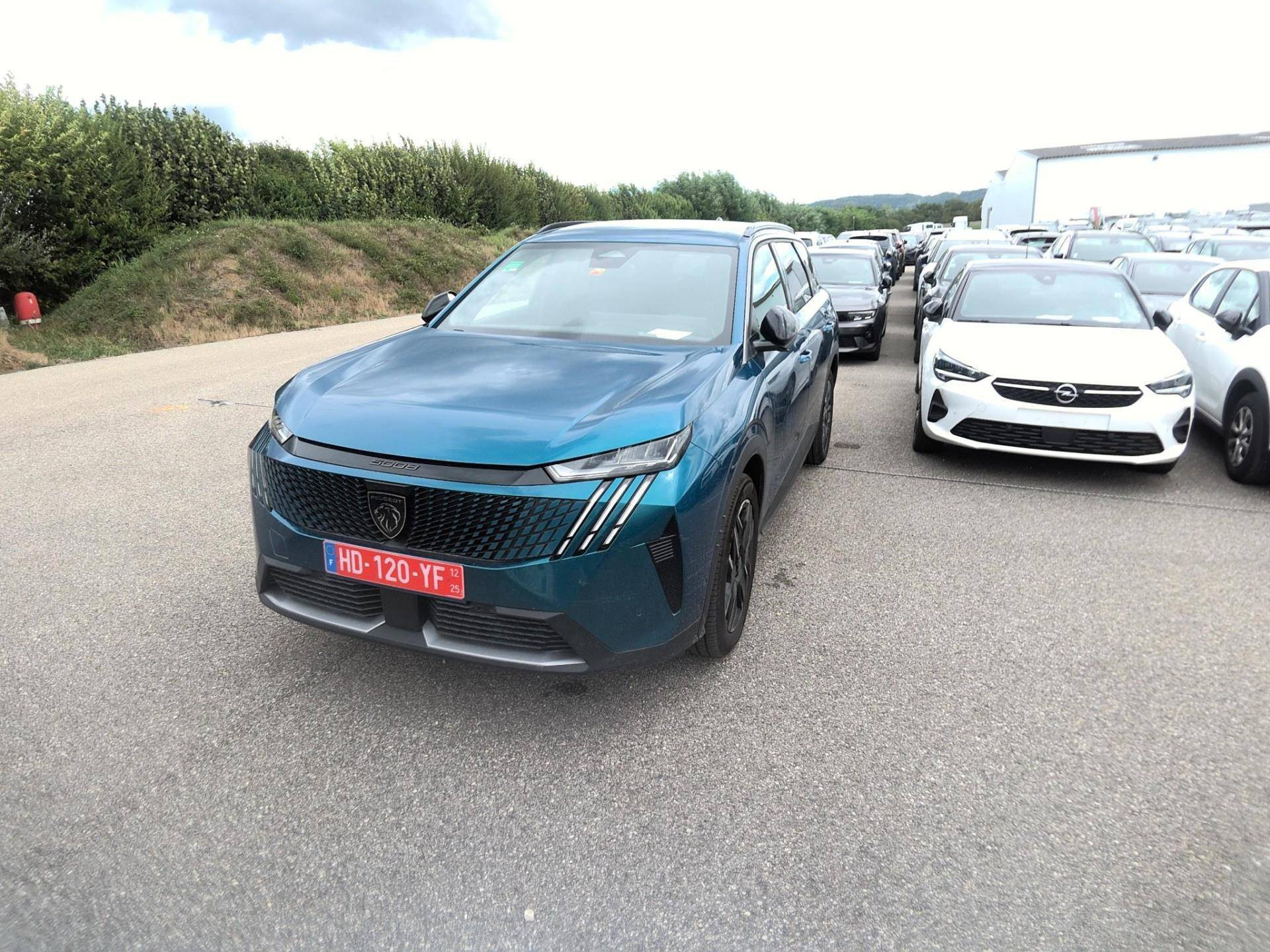 PEUGEOT 5008 ALLURE Hybrid 145 CV e-DCS6 