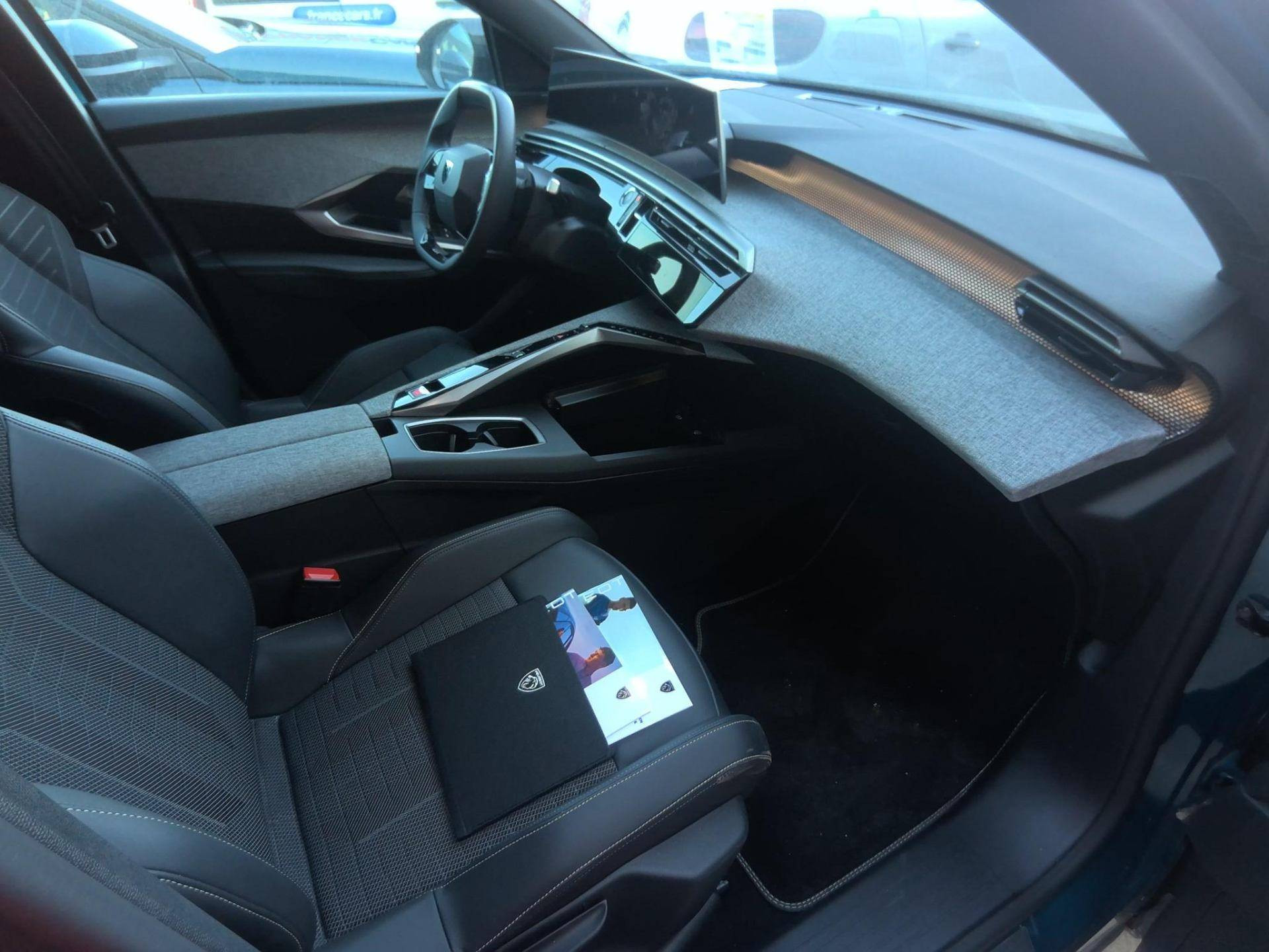 PEUGEOT 5008 GT Hybrid 145 CV e-DCS6 