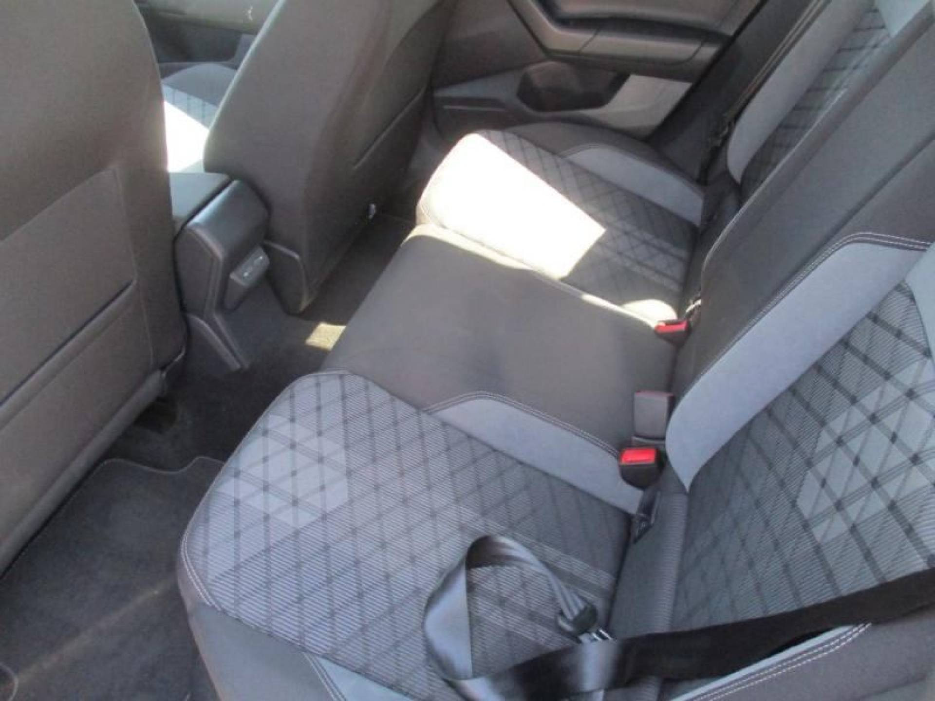 VOLKSWAGEN TAIGO 1.0 TSI 116 BVM6 R-LINE- 5P