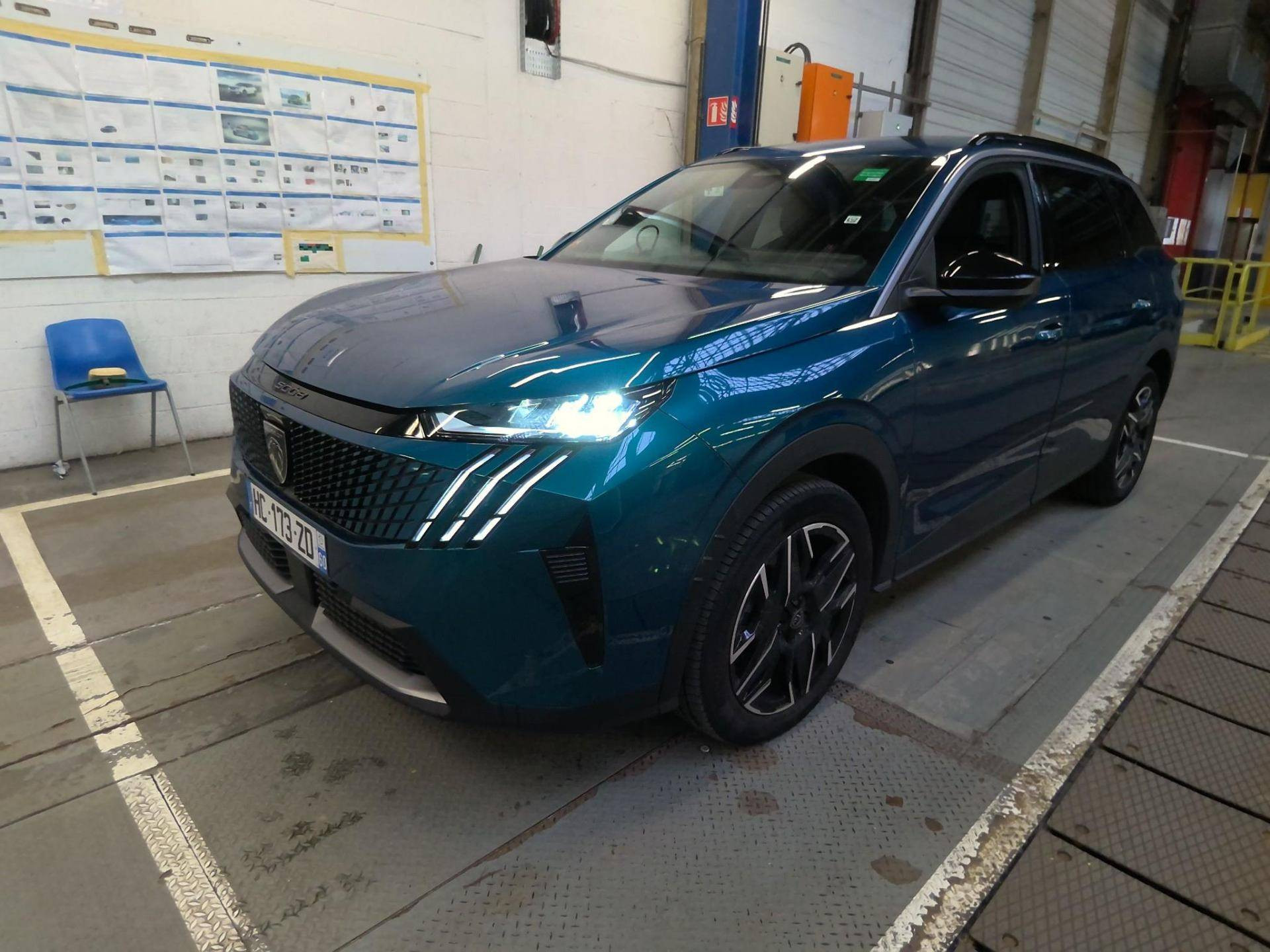 PEUGEOT 5008 ALLURE Hybrid 145 CV e-DCS6 