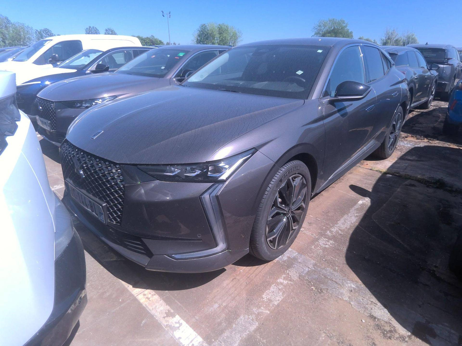 DS DS 4 ETOILE Hybride 136 e-DCT6 + Alcantara