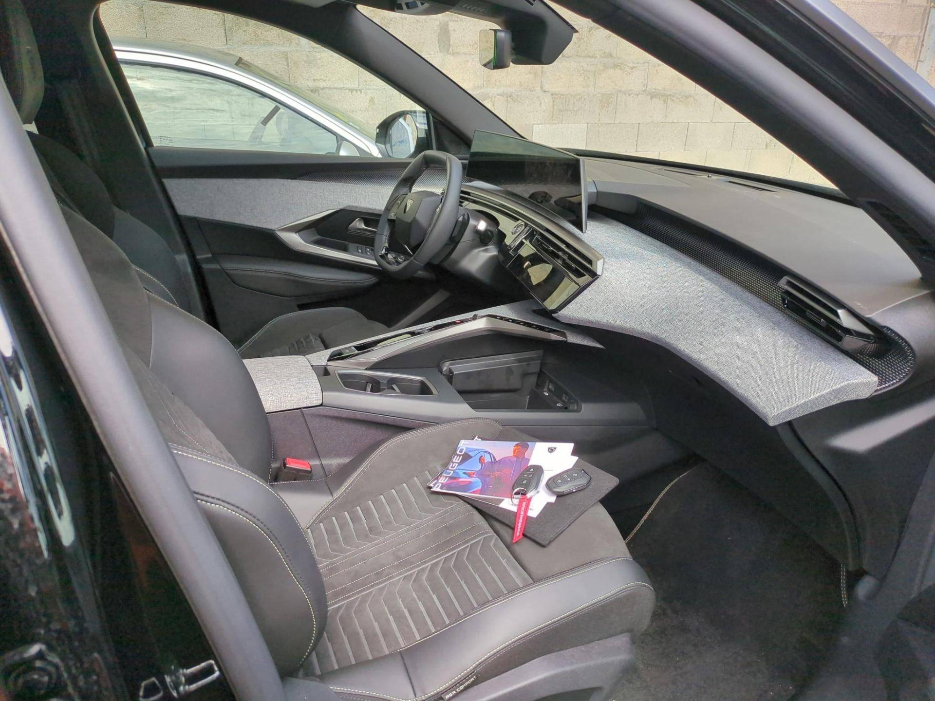 PEUGEOT 5008 GT Hybrid 145 CV e-DCS6 