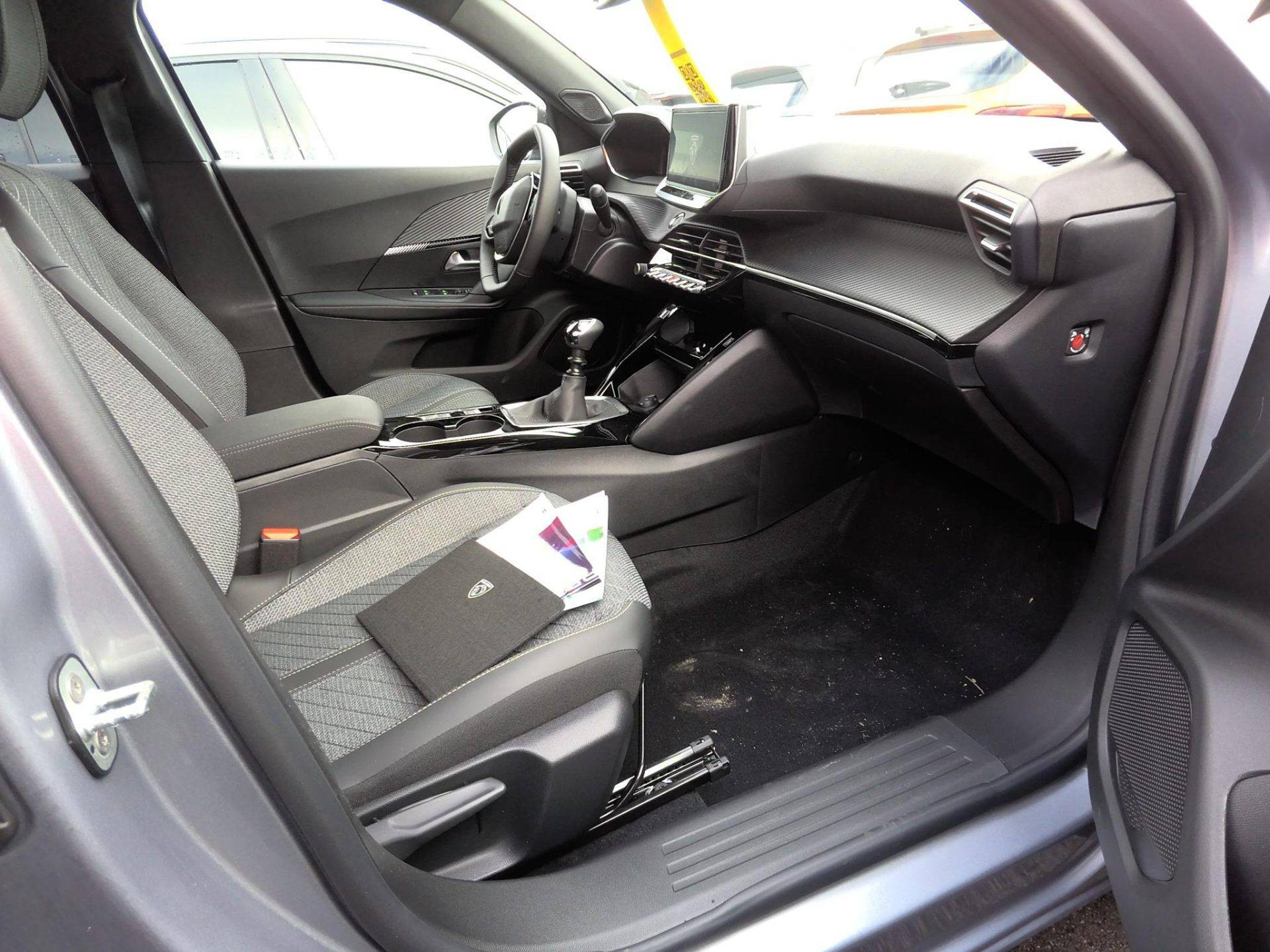 PEUGEOT 2008 ALLURE PURETECH 100 CV BVM6