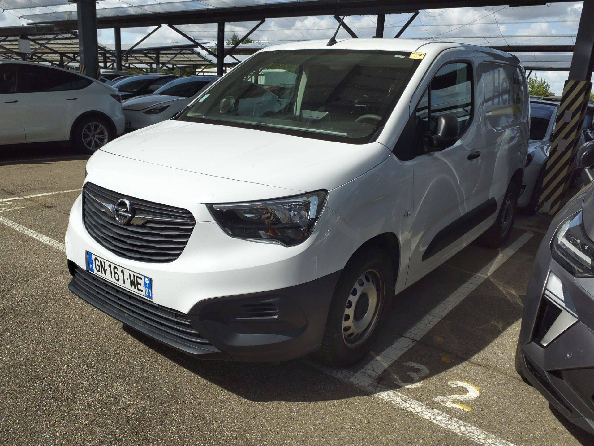 OPEL COMBO CARGO TAILLE M 950 KG BLUEHDI 100 CV BVM6