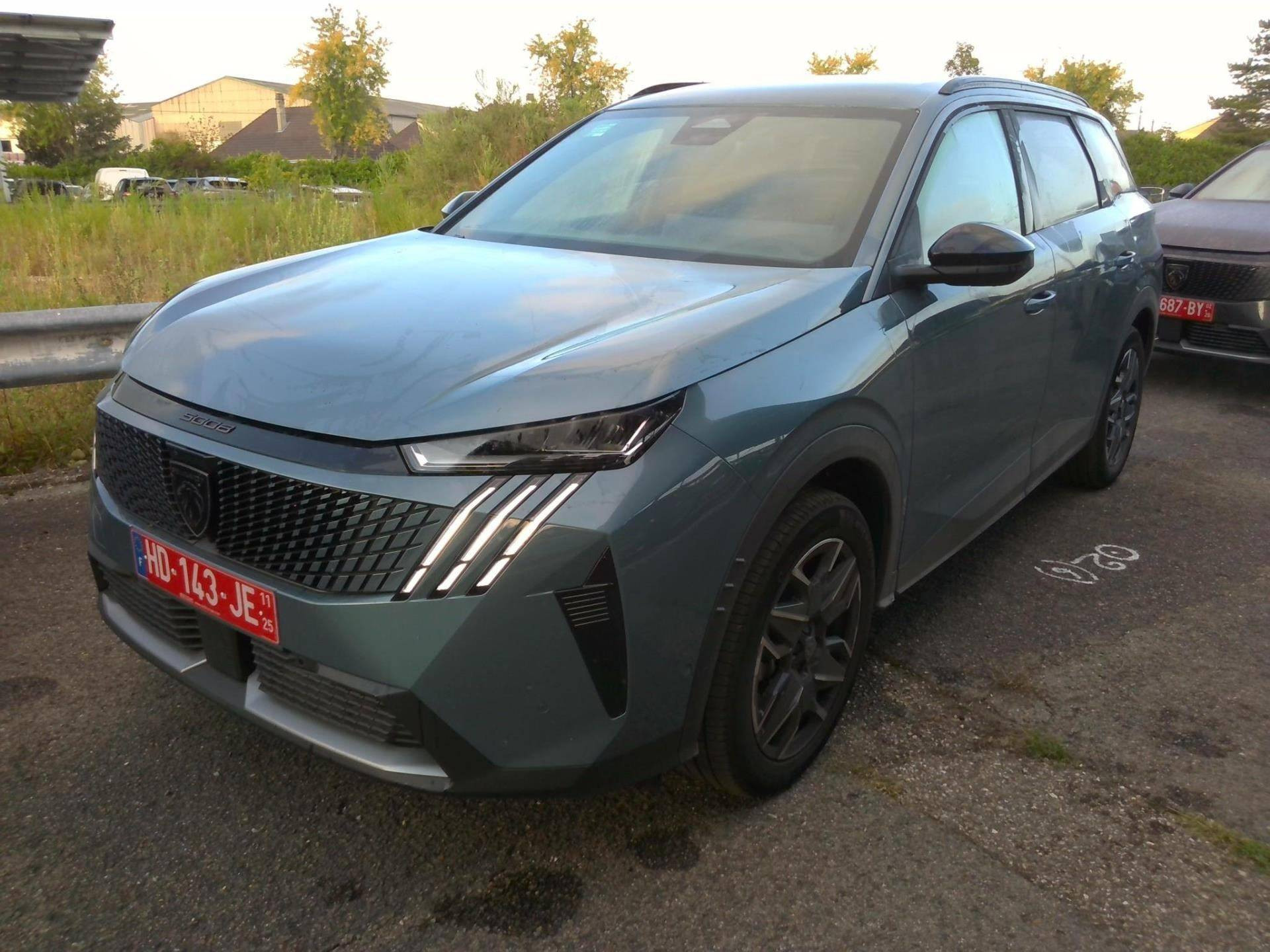PEUGEOT 5008 ALLURE Hybrid 145 CV e-DCS6 