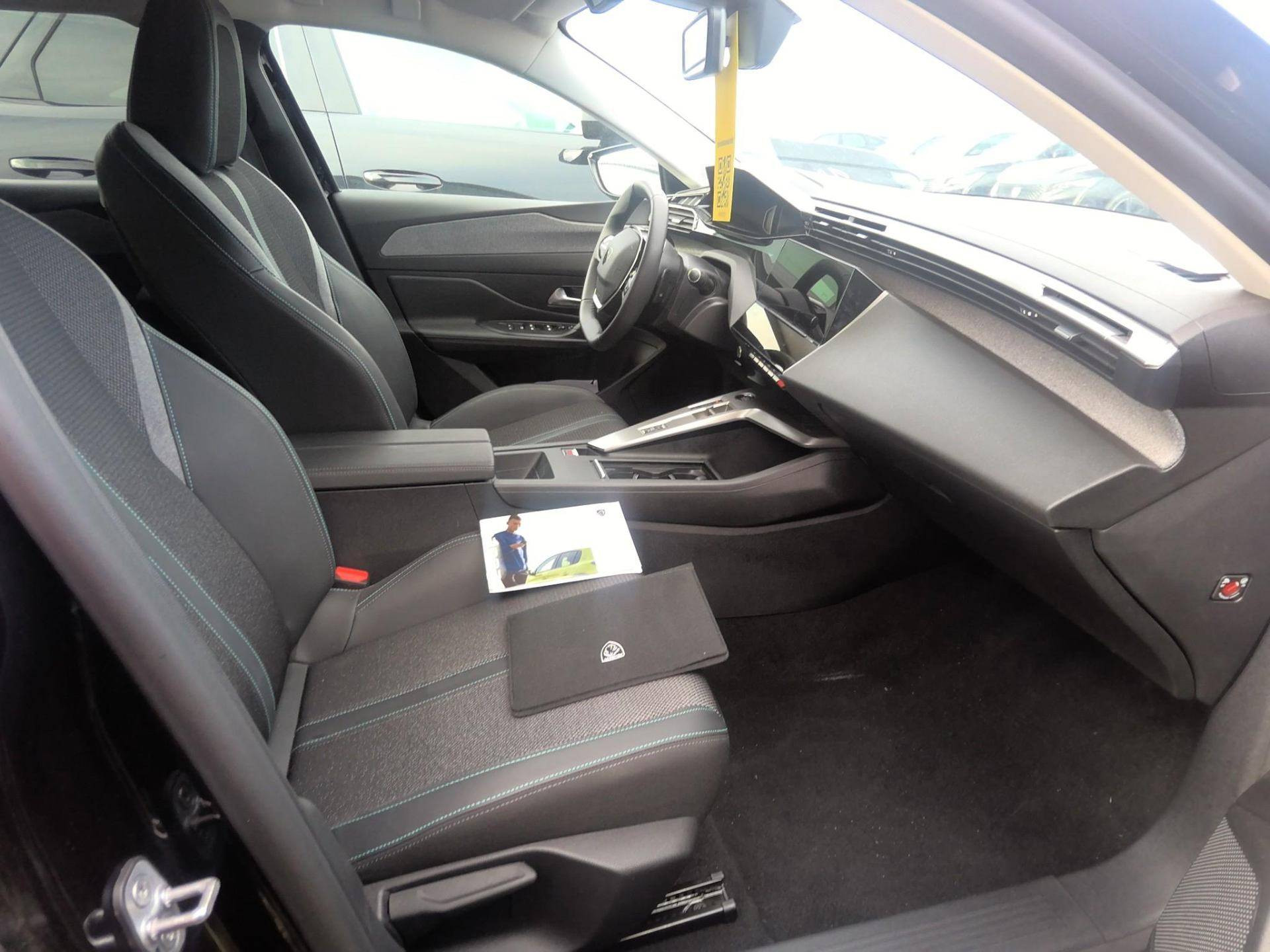 PEUGEOT 308 ALLURE Hybrid 136 e-DCS6 
