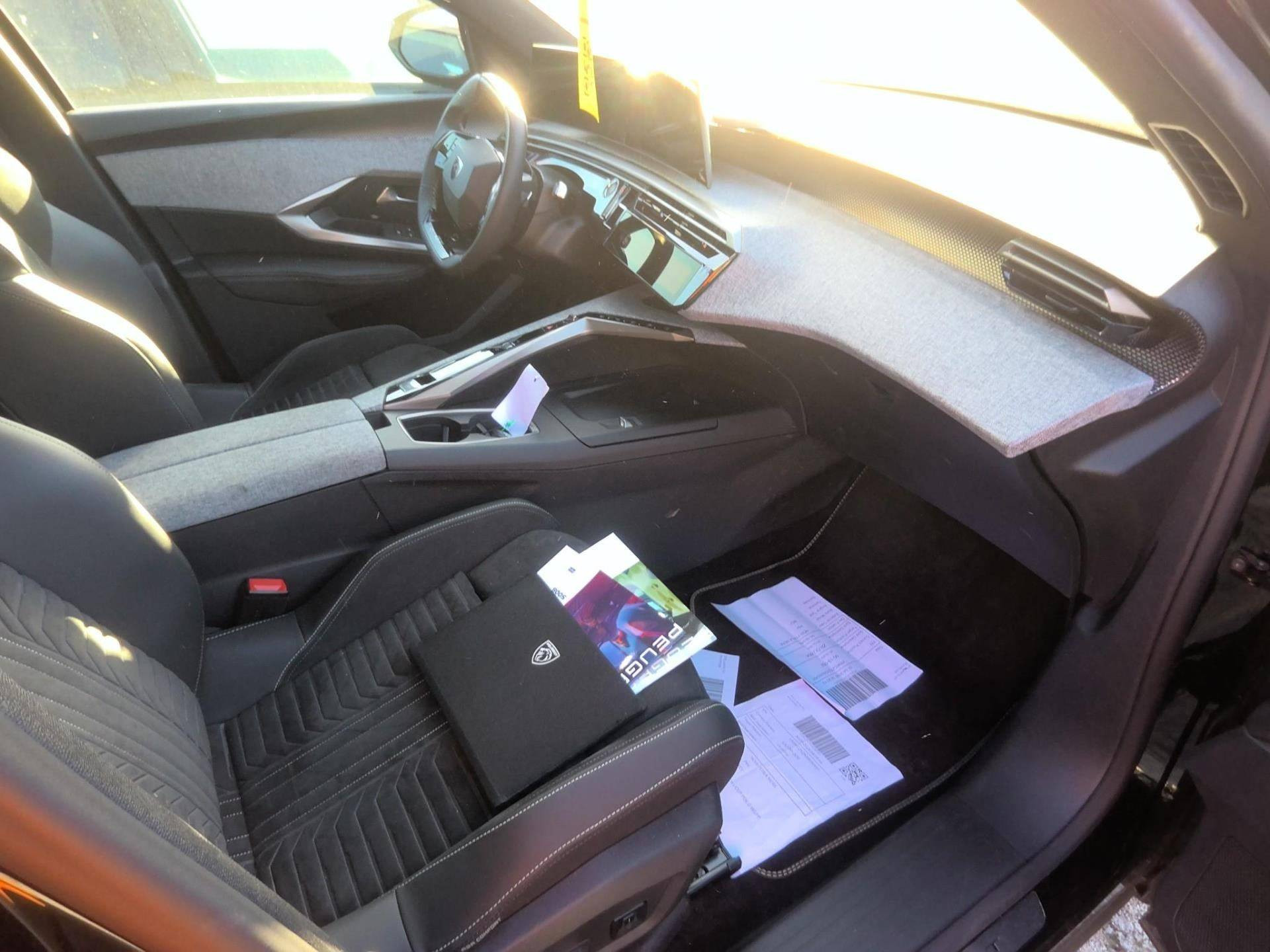 PEUGEOT 3008 210 ch 73 kWh GT