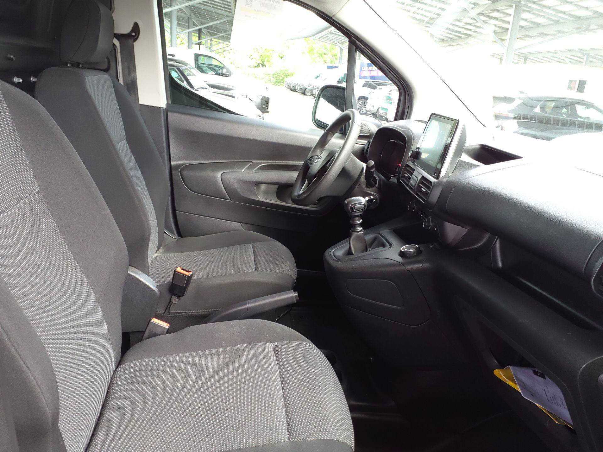 OPEL COMBO CARGO TAILLE M 950 KG BLUEHDI 100 CV BVM6