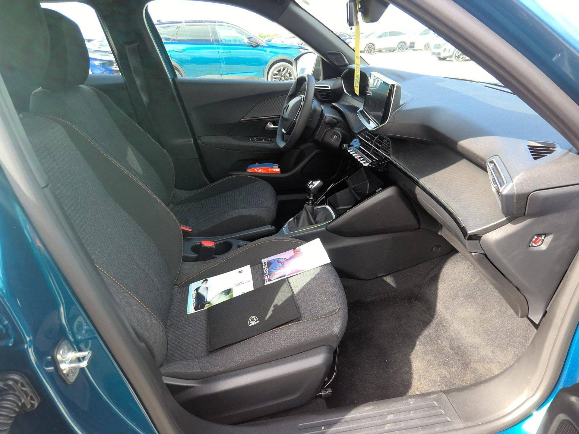 PEUGEOT 2008 STYLE 100 CV BVM6