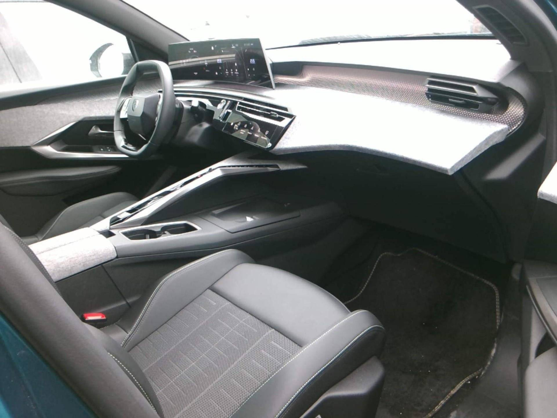 PEUGEOT 3008 GT Hybrid 145 e-DCS6