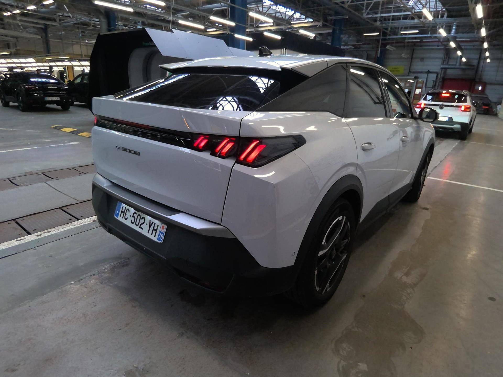 PEUGEOT 3008 210 ch 73 kWh Allure
