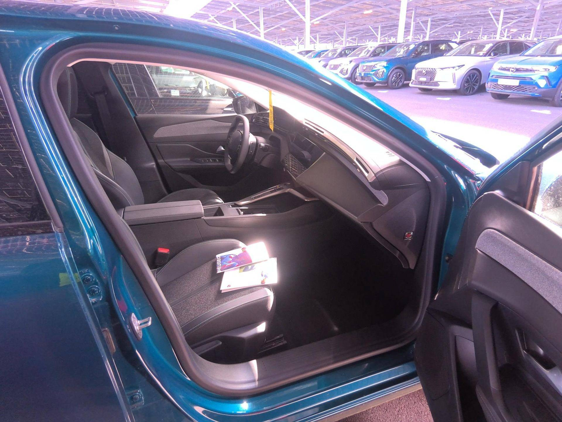 PEUGEOT 408 ALLURE Hybrid 145 CV e-DCS6