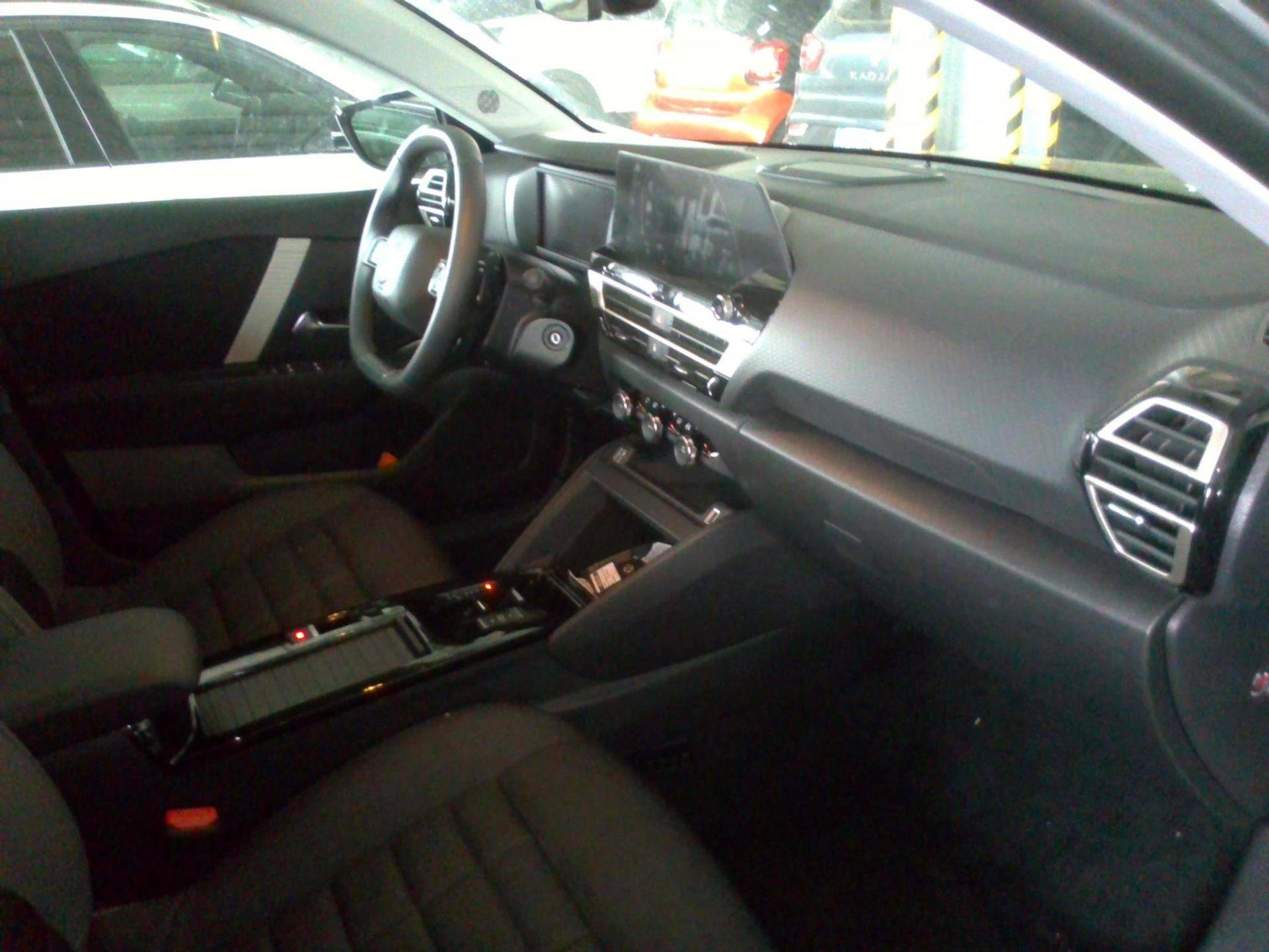CITROEN C4 Hybride 145 ch e-DCS6 Plus