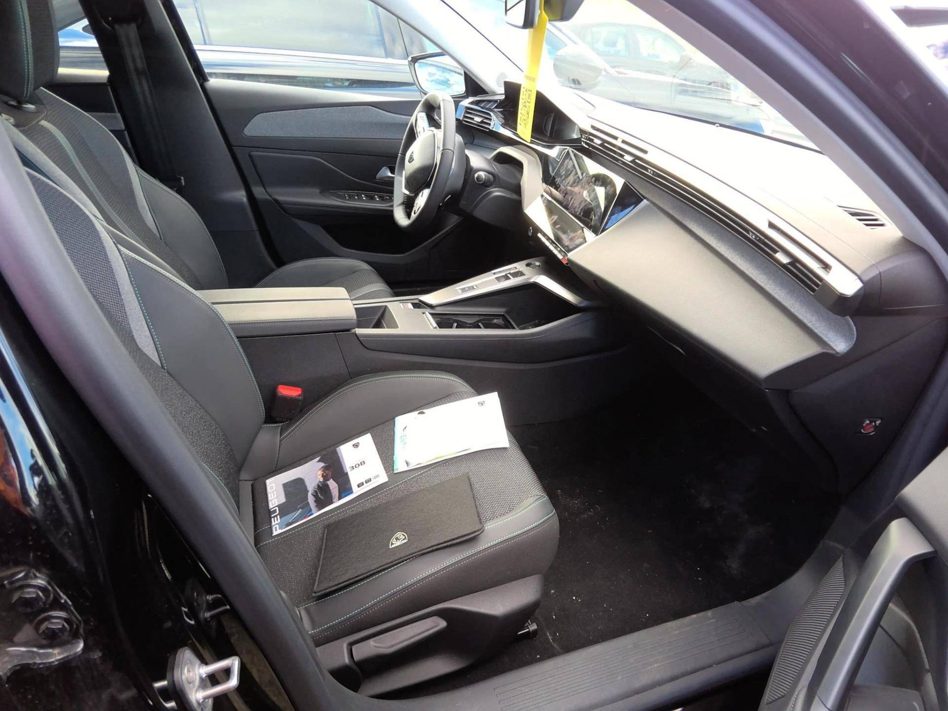 PEUGEOT 308 ALLURE Hybrid 145 CV e-DCS6 