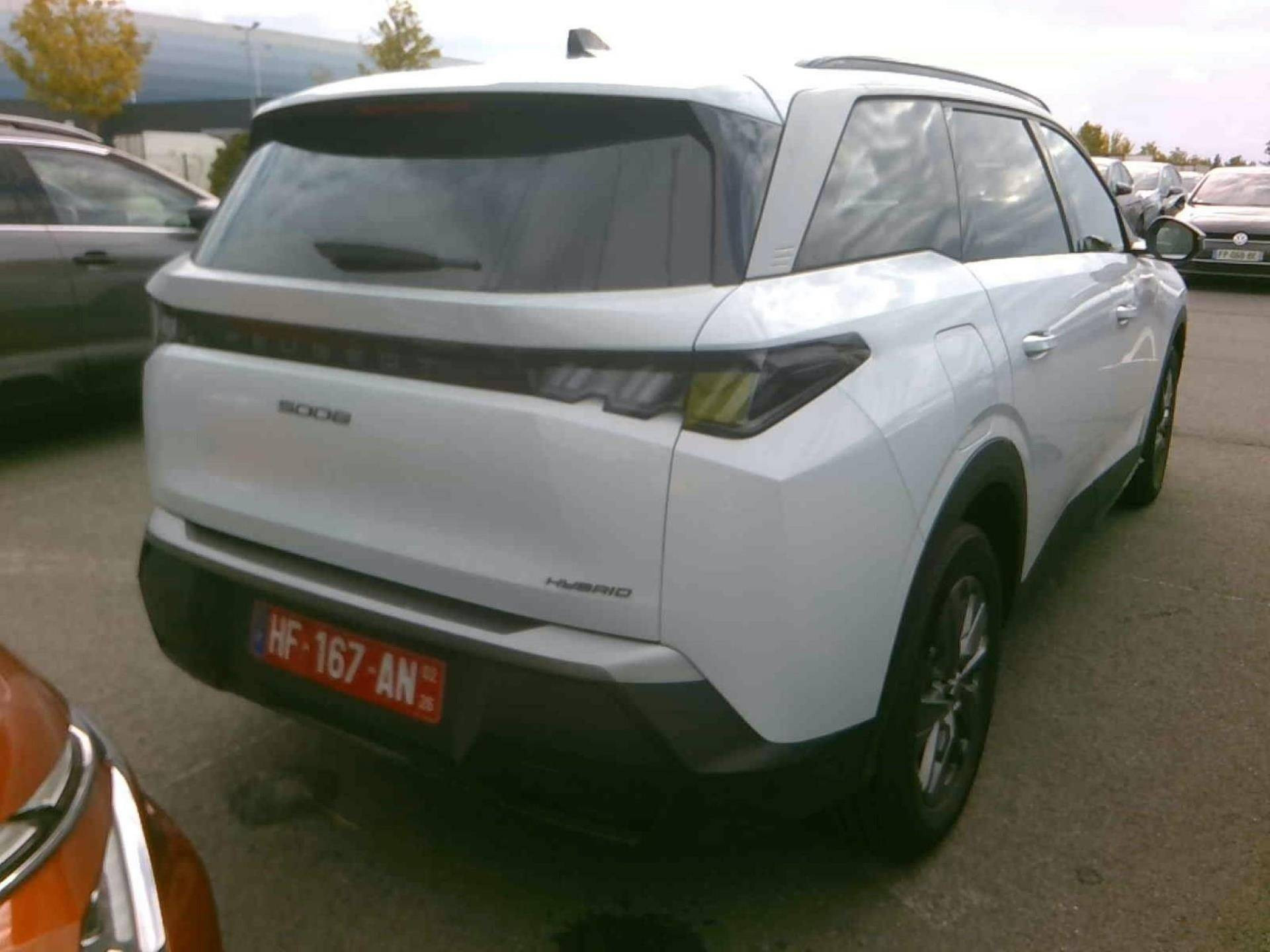 PEUGEOT 5008 ALLURE Hybrid 145 CV e-DCS6 