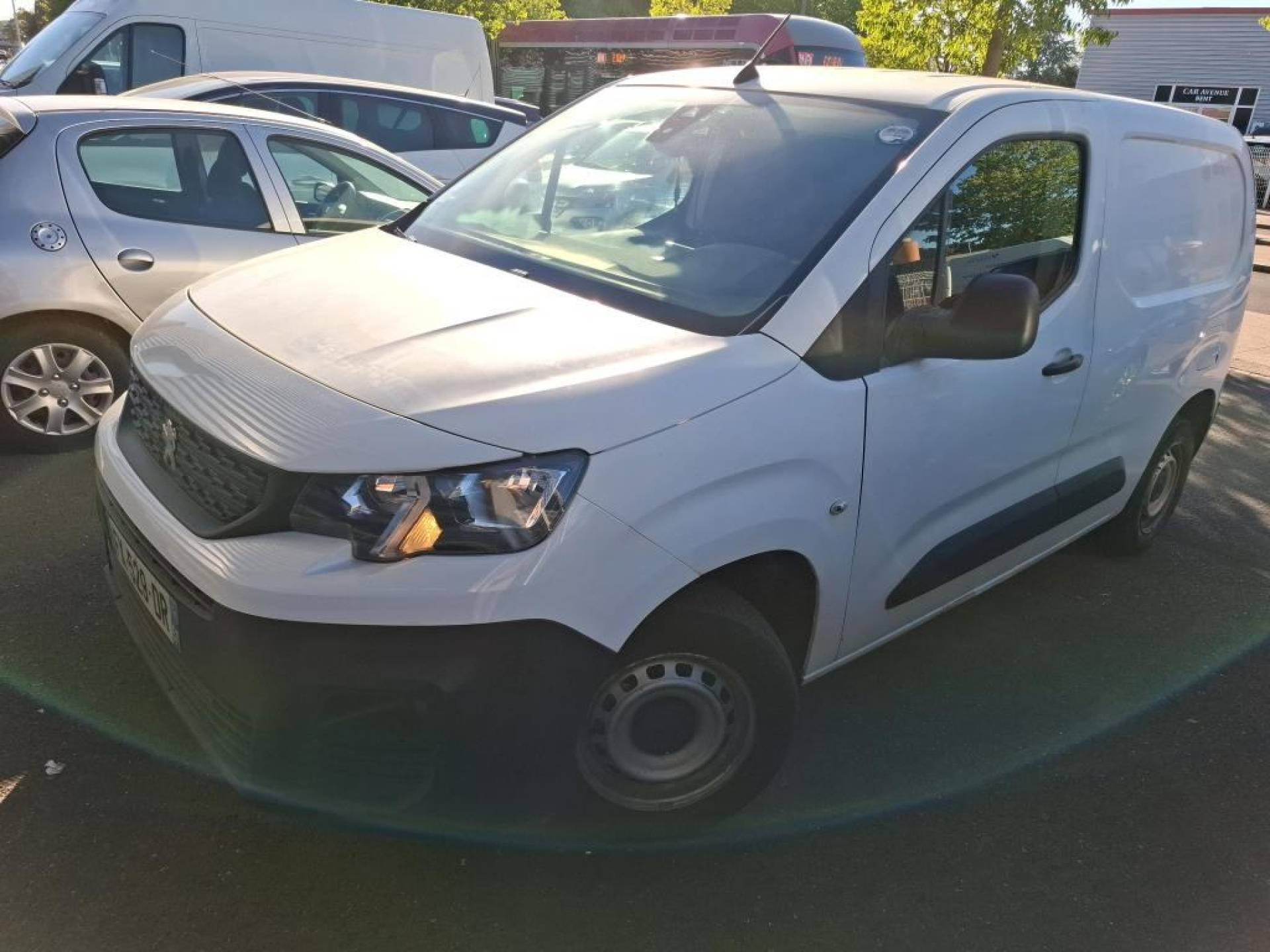 PEUGEOT PARTNER FOURGON STANDARD PREMIUM 650 KGS BLUEHDI 100 CV BVM5 