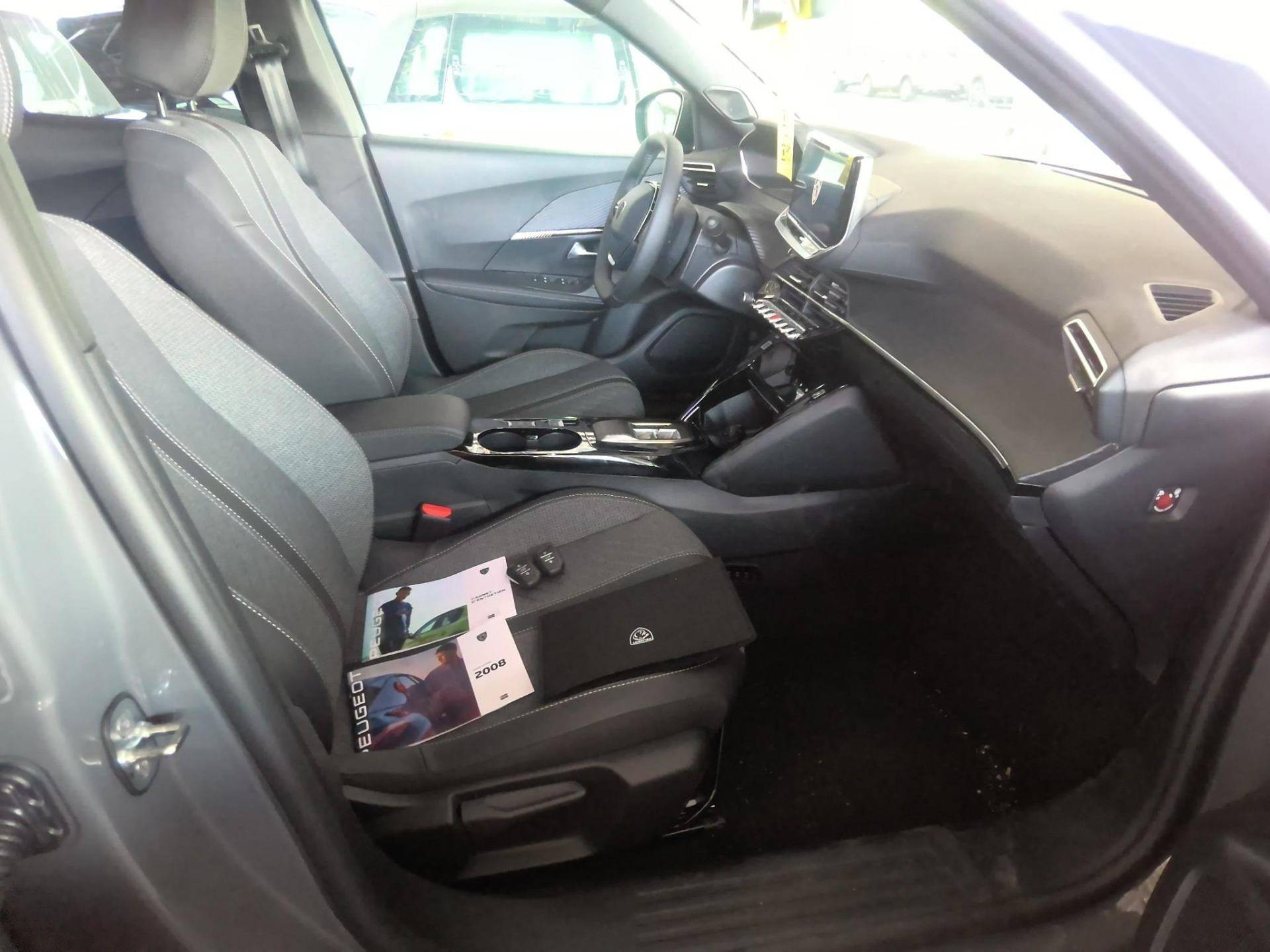 PEUGEOT 2008 Hybrid 145 ch e-DCS6 Allure