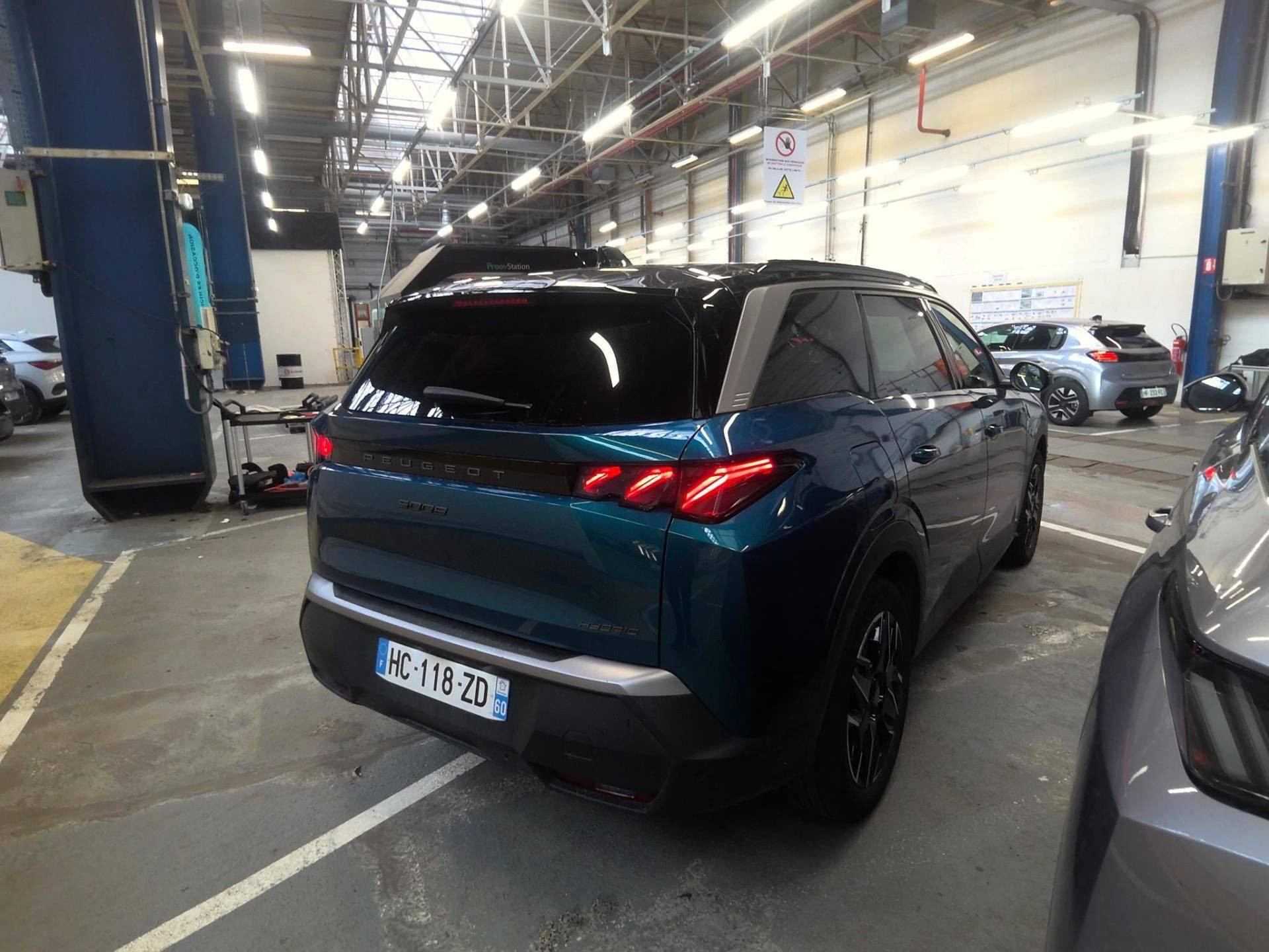PEUGEOT 5008 GT Hybrid 145 CV e-DCS6 