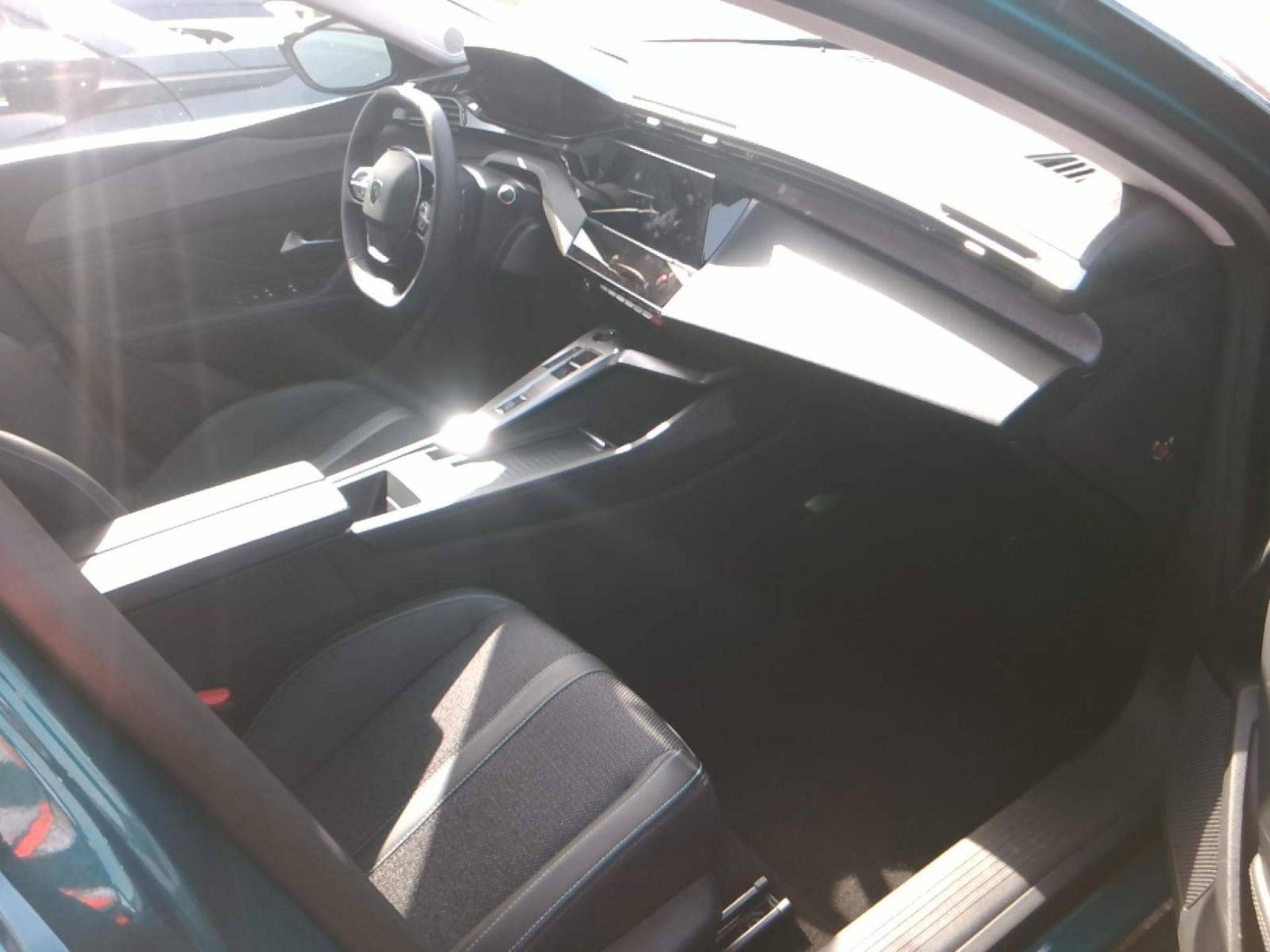 PEUGEOT 408 ALLURE Hybrid 145 CV e-DCS6