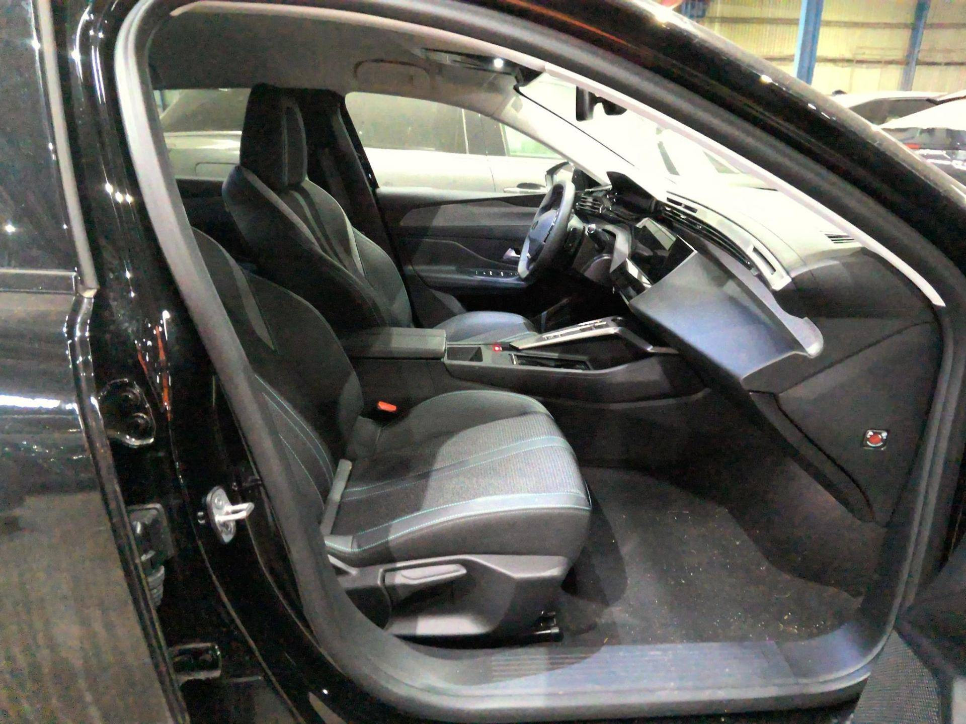 PEUGEOT 408 ALLURE Hybrid 136 e-DCS6