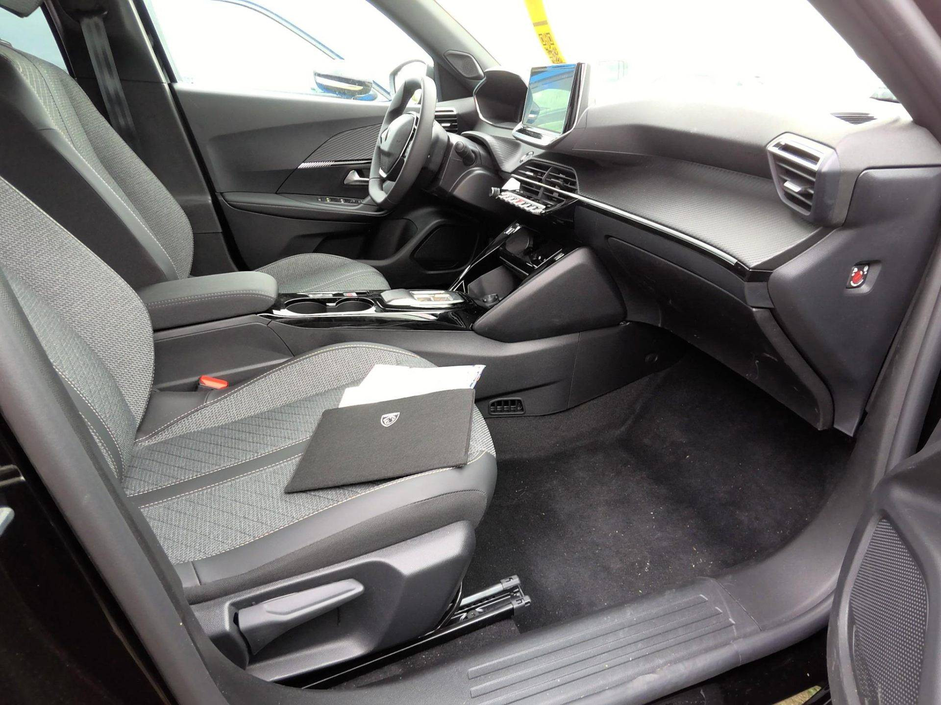 PEUGEOT 2008 Hybrid 145 ch e-DCS6 Allure