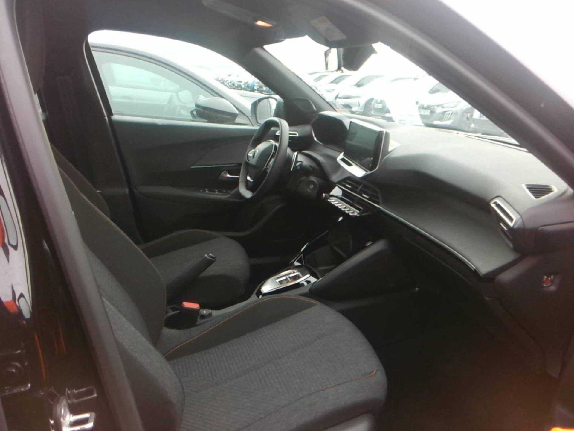 PEUGEOT 2008 Hybrid 145 ch e-DCS6 Style