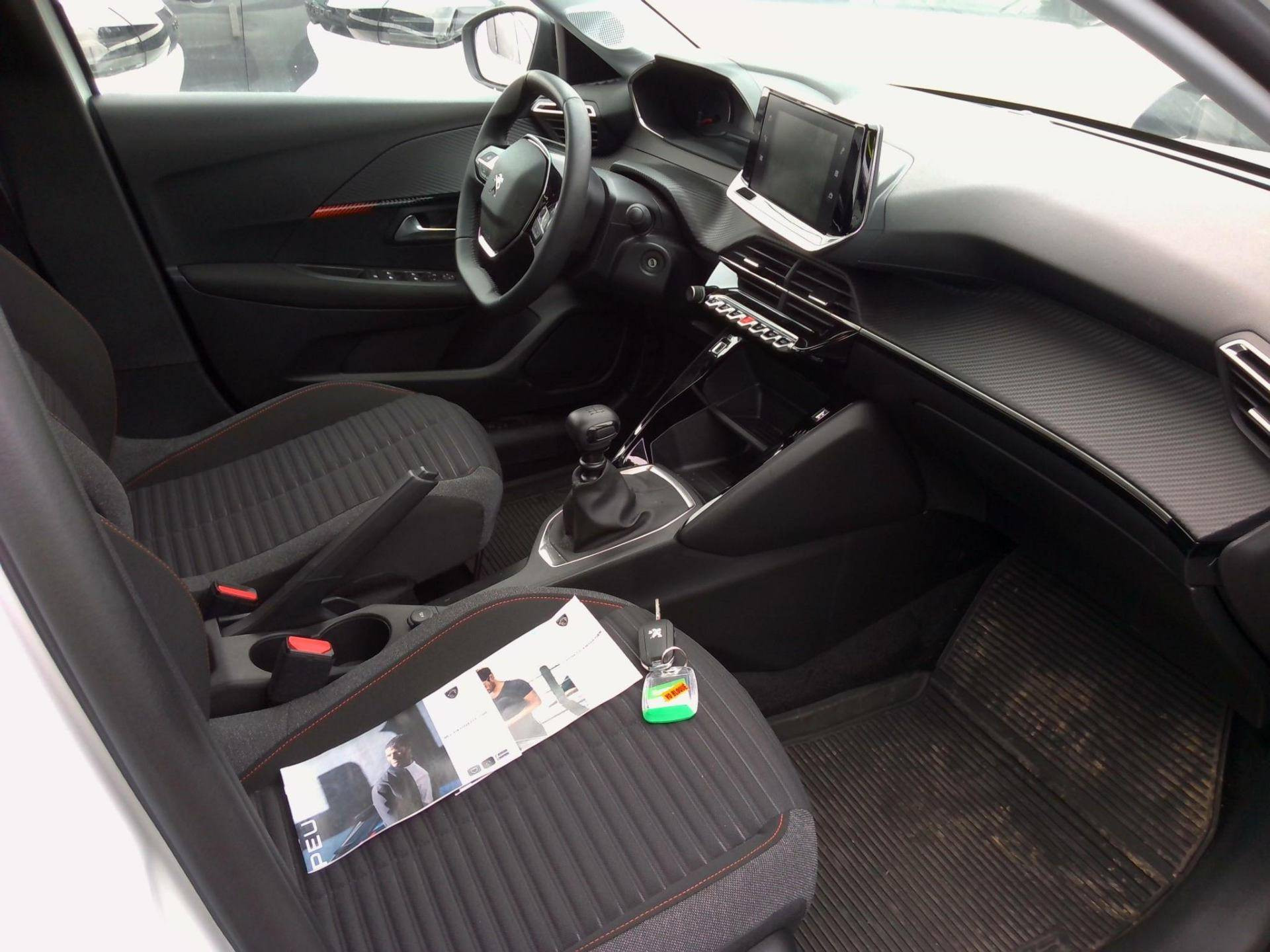 PEUGEOT 208 BUSINESS R ACTIVE BUSINESS R PURETECH 100 CV BVM6