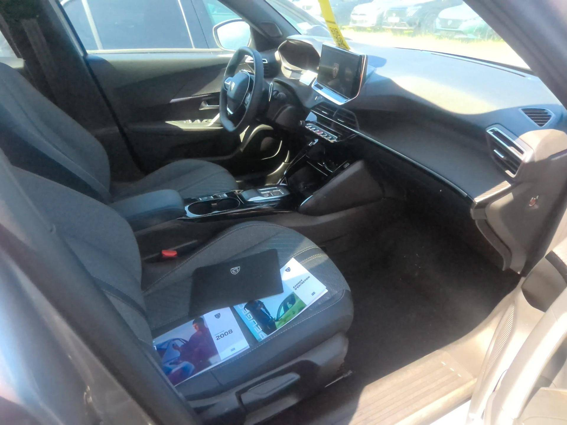PEUGEOT 2008 Hybrid 145 ch e-DCS6 Allure