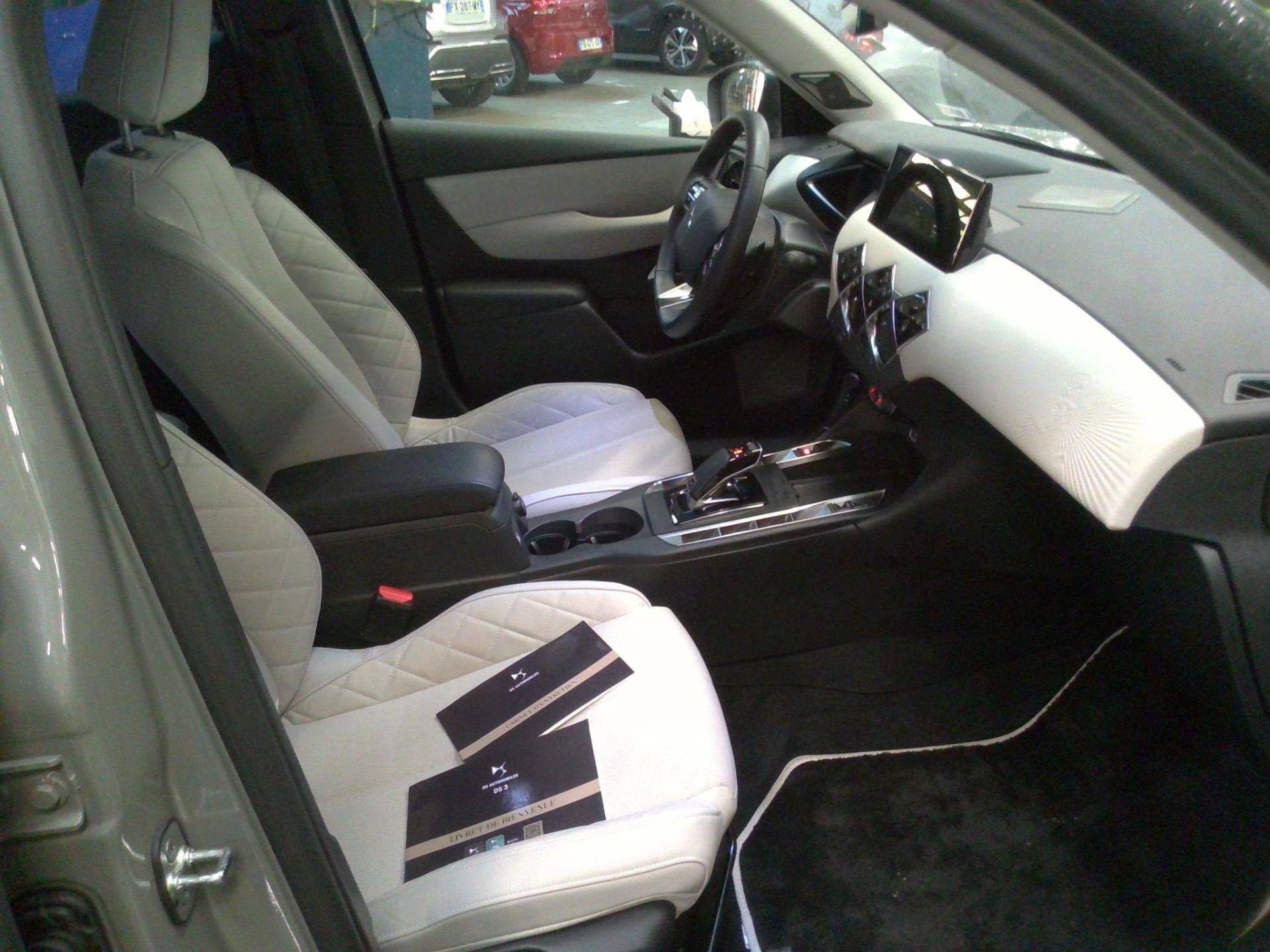 DS DS 3 ESPRIT DE VOYAGE PureTech 130 CV EAT8