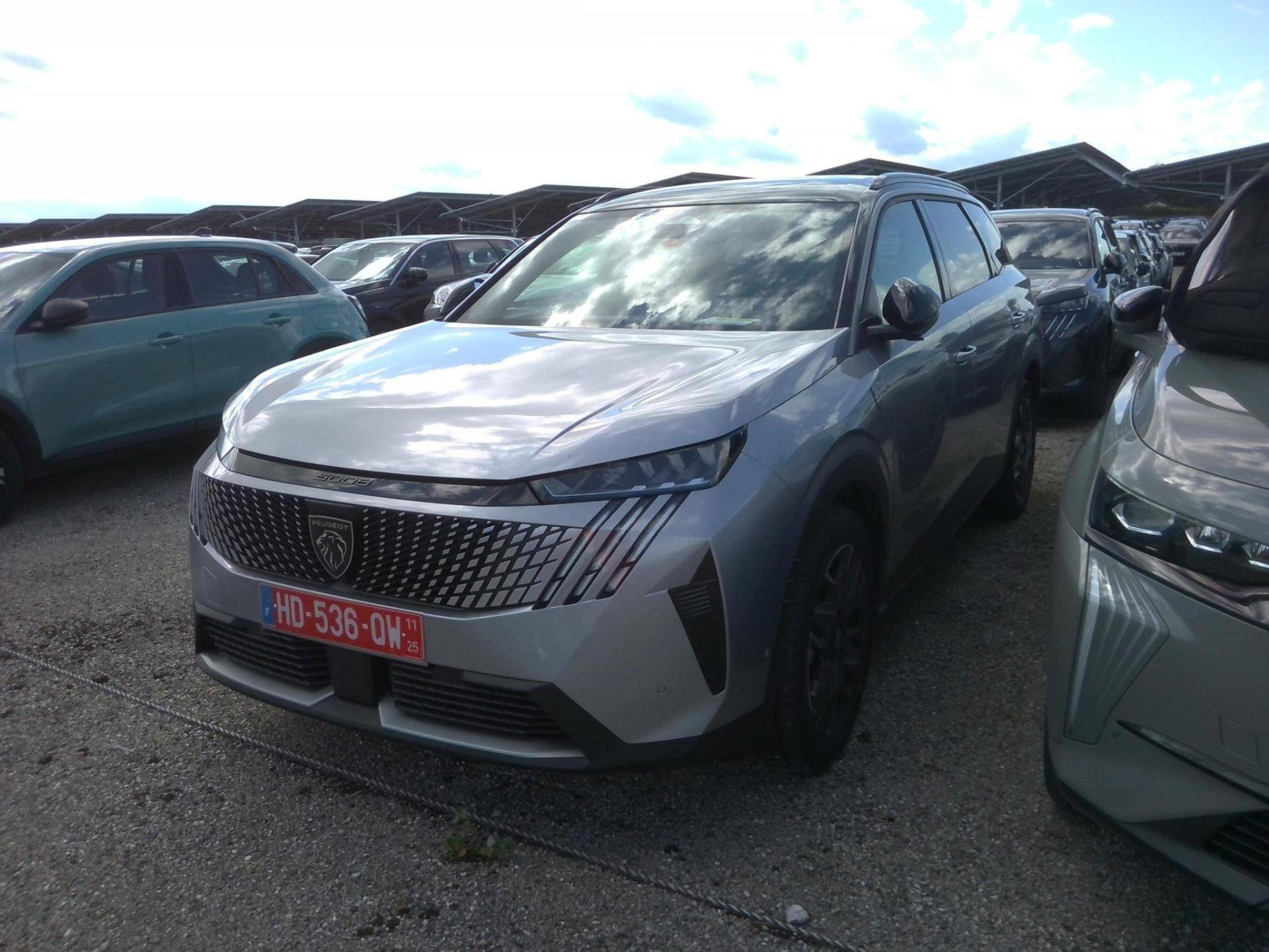 PEUGEOT 5008 GT Hybrid 145 CV e-DCS6 