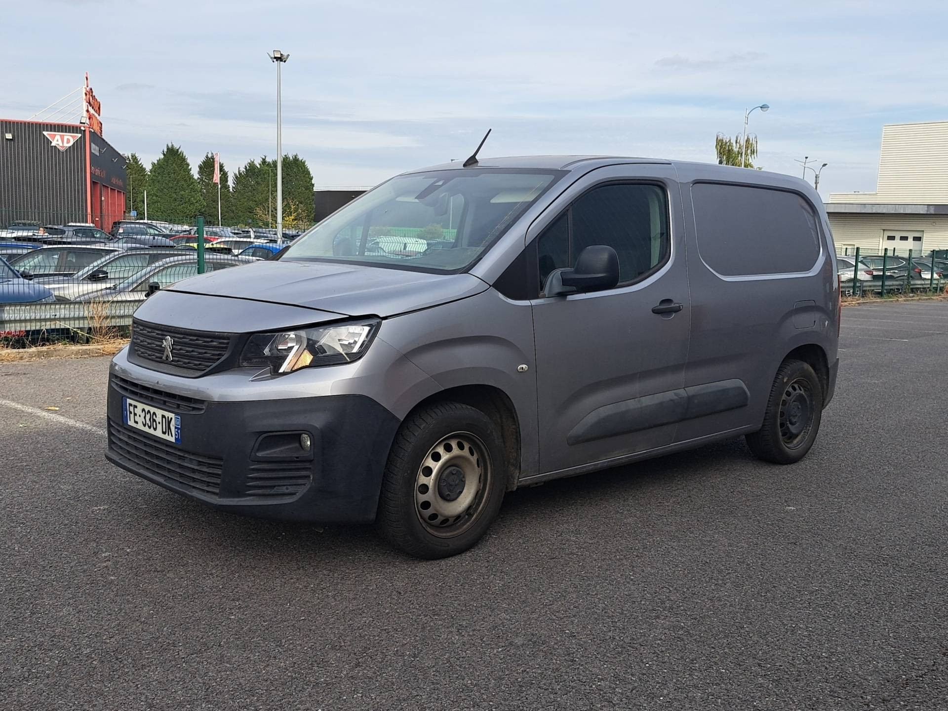 PEUGEOT PARTNER FOURGON STANDARD 650 KG BLUEHDI 130 S&S EAT8 ASPHALT