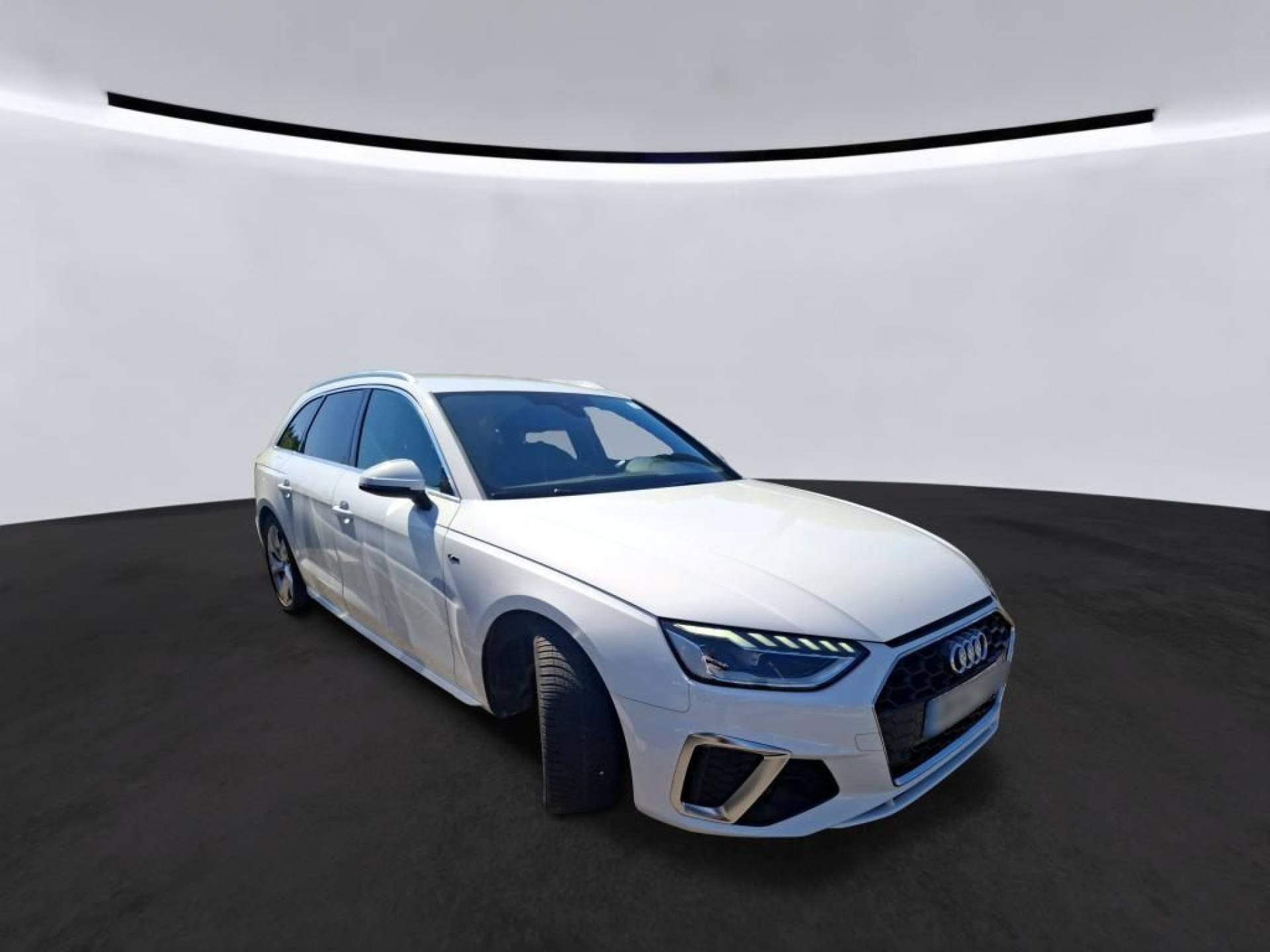AUDI A4 AVANT 30 TDI 136 S tronic 7 S line