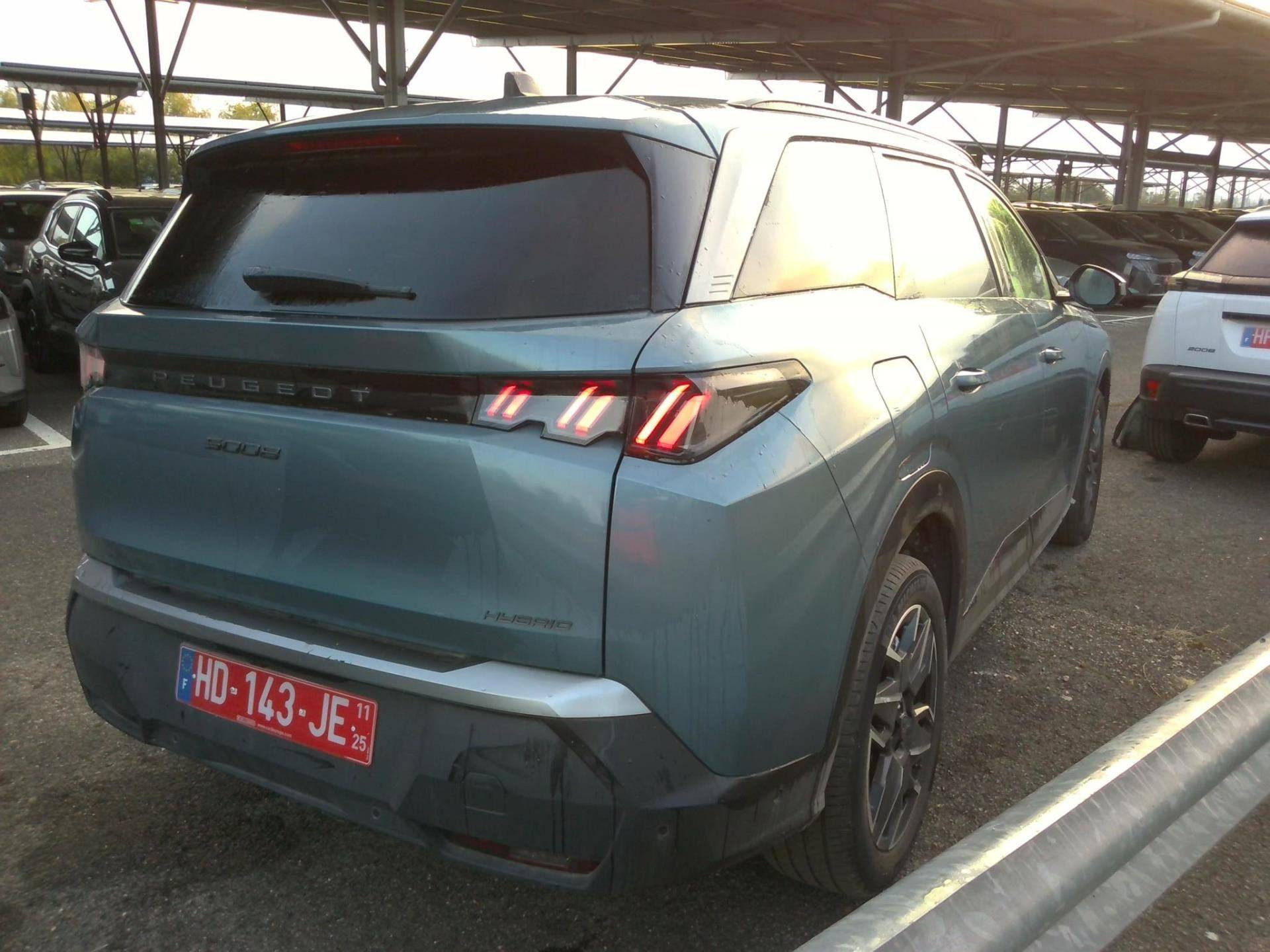 PEUGEOT 5008 ALLURE Hybrid 145 CV e-DCS6 