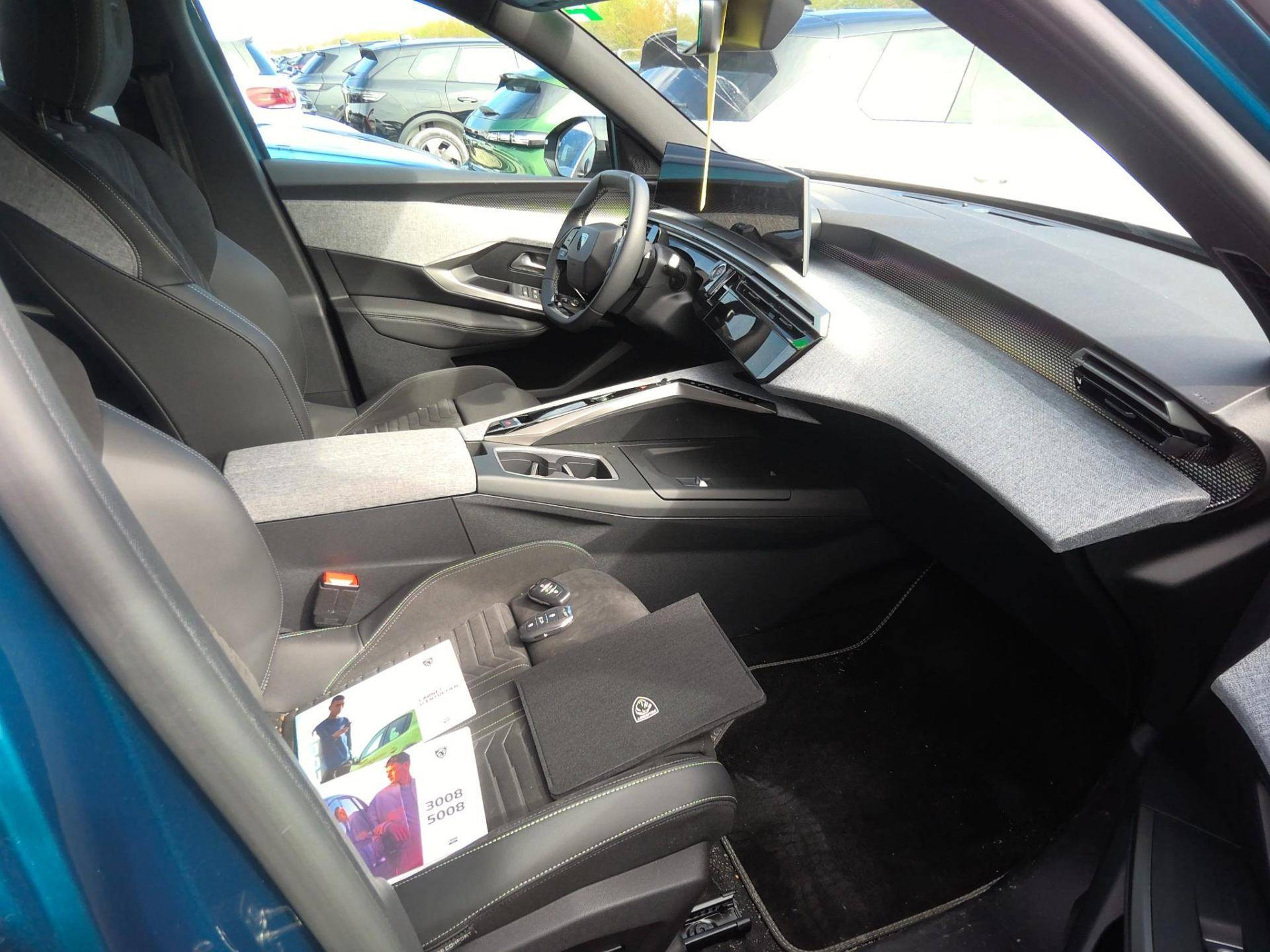 PEUGEOT 5008 GT Hybrid 145 CV e-DCS6 