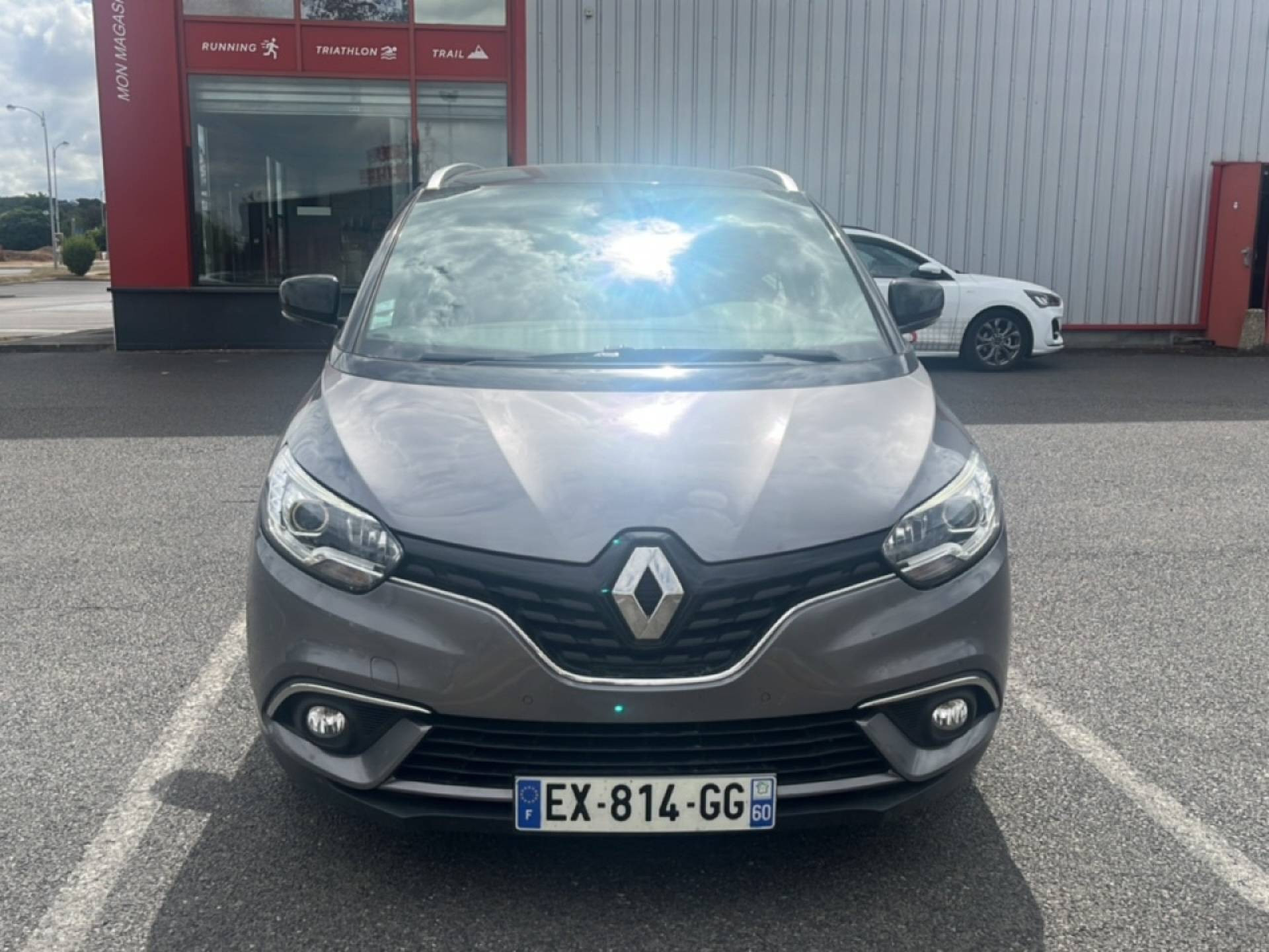 RENAULT GRAND SCENIC IV GRAND SCENIC IV BUSINESS DCI 130 CV 7 PLACES